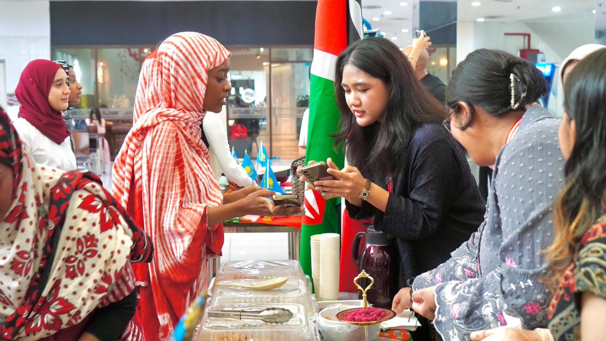 MohdShukriYajid's tweet photo. Beautiful celebration. Happy Independence Day, Kenya! Celebrating the vibrant cultural diversity, unity, and resilience of our nation. Let’s embrace intercultural learning and promote togetherness as we continue to grow and thrive. @MSUmalaysia @MSUGlobalAffair https://t.co/xMf3tEW2SM