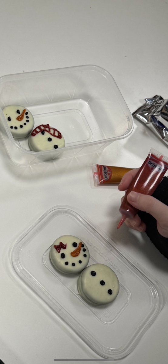 Laura McCallion tweet media