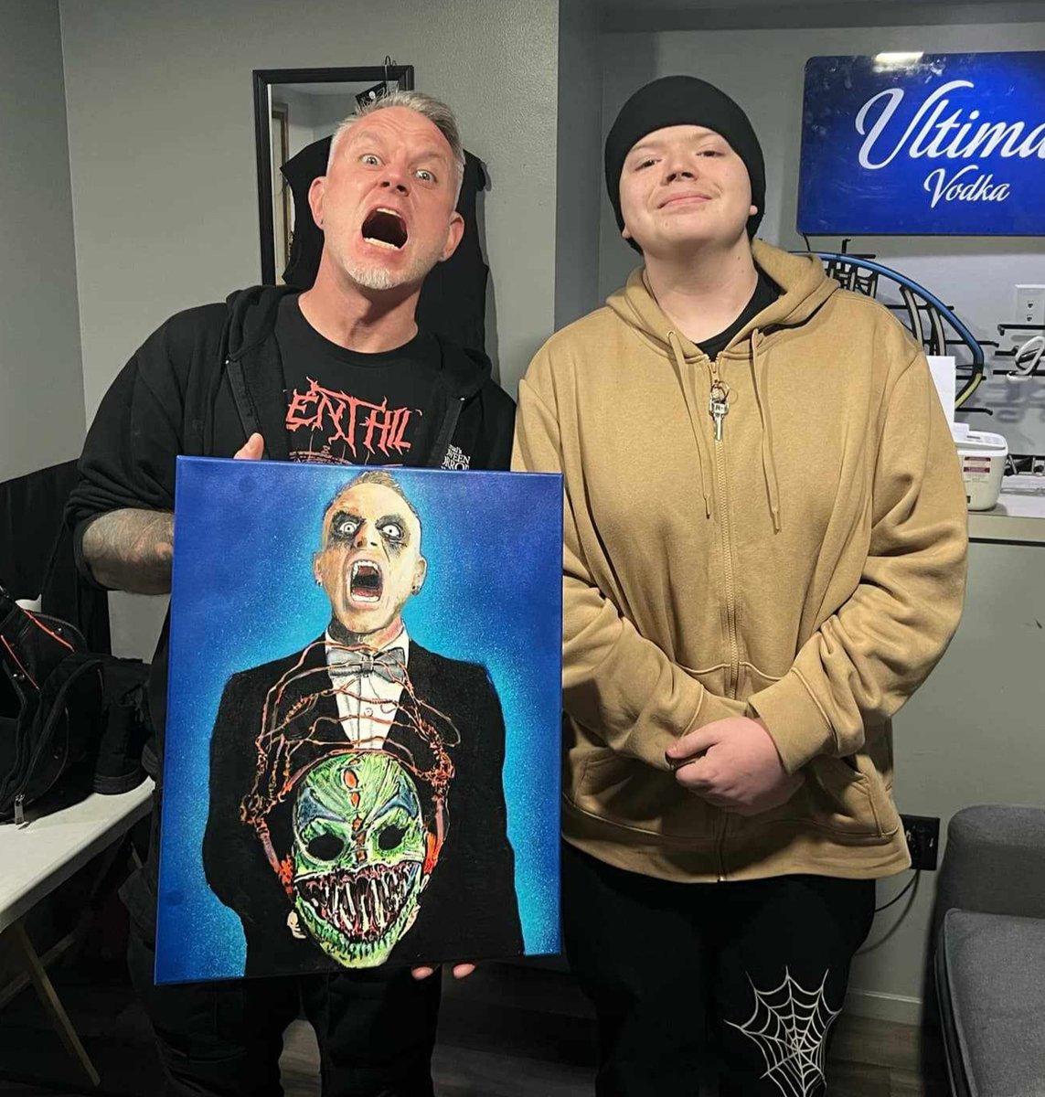 kriminalrx's tweet photo. My son with Richard 'Stitch' Thomas of MUSHROOMHEAD /  VentanA.
#stitch #mushroomhead #portraitart #ventana https://t.co/aOAbQG70LR
