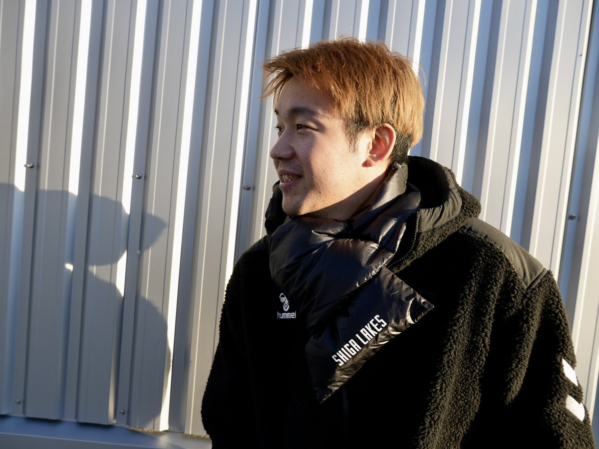 lakes_goods's tweet photo. ダウンマフラーは、とーーっても軽いのに、とーーっても暖かく、これからの寒い冬を乗り越えるアイテムとしてもピッタリ☺️
コインケースもほど良いサイズ感（画像が参考となります）でおしゃれな上、実用性も👍です‼️

NANGAさまと同じく滋賀県出身の森山選手@moririn__77 をモデルにパシャリ📸
むちゃくちゃ似合ってますねぇ😎