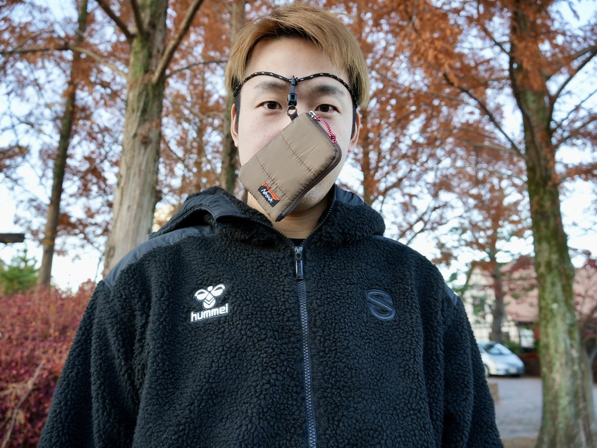lakes_goods's tweet photo. ダウンマフラーは、とーーっても軽いのに、とーーっても暖かく、これからの寒い冬を乗り越えるアイテムとしてもピッタリ☺️
コインケースもほど良いサイズ感（画像が参考となります）でおしゃれな上、実用性も👍です‼️

NANGAさまと同じく滋賀県出身の森山選手@moririn__77 をモデルにパシャリ📸
むちゃくちゃ似合ってますねぇ😎