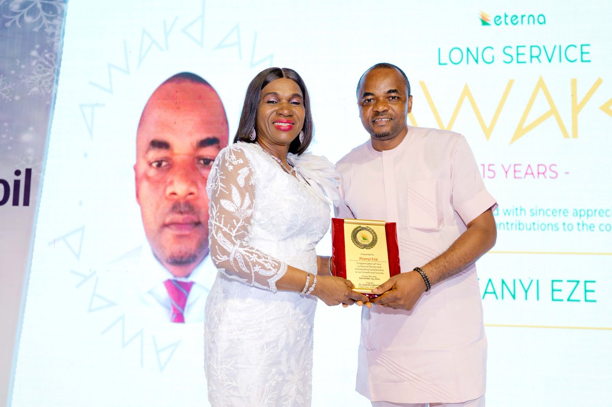 eternaplc's tweet image. At the Rainoil x Eterna All-White Thanksgiving &amp;amp; After Party, we had the privilege of celebrating and recognizing members of staff who have served the company faithfully for over 10, 15, and 20 years.
#CelebratingLoyalty #DedicatedTeam #RainoilEternaThanksgiving