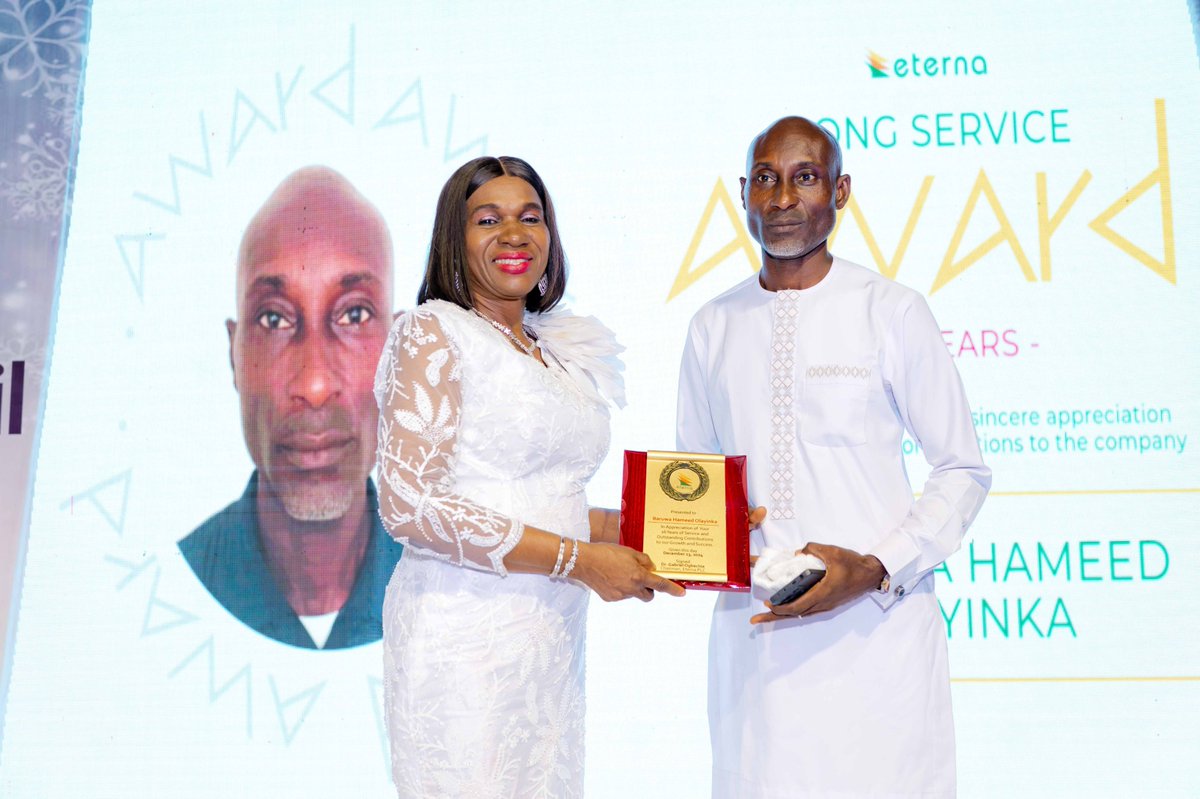 eternaplc's tweet image. At the Rainoil x Eterna All-White Thanksgiving &amp;amp; After Party, we had the privilege of celebrating and recognizing members of staff who have served the company faithfully for over 10, 15, and 20 years.
#CelebratingLoyalty #DedicatedTeam #RainoilEternaThanksgiving
