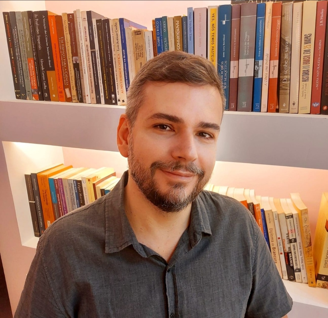🚨 Meet Alexandre de Paiva Rio Camargo, a distinguished scholar at Candido Mendes University and collaborator on the InfoCitizen project! 🇧🇷✨ He investigates trust in numbers and how statistical narratives shape Brazil. Join us in welcoming him! 💡✨