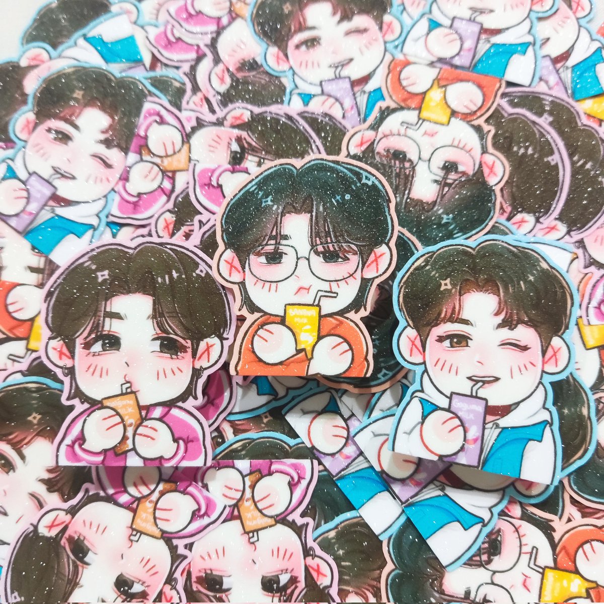 🩵🩷 Chitato x Indomilk M&amp;G freebies 🩷🩵
by <a href="/_jejeejean/">Jeanniffer Jenn</a> 

📅 17 Dec 2024
📍 BCIS
⏰ TBA

Shaker keyring / stiker set
✨ very limited qty ✨

🍒 kindly do not resell or throw away
🐈‍⬛ RT, like, and tag are appreciated
🐻‍❄️ Carats only

See you Carats 🥰