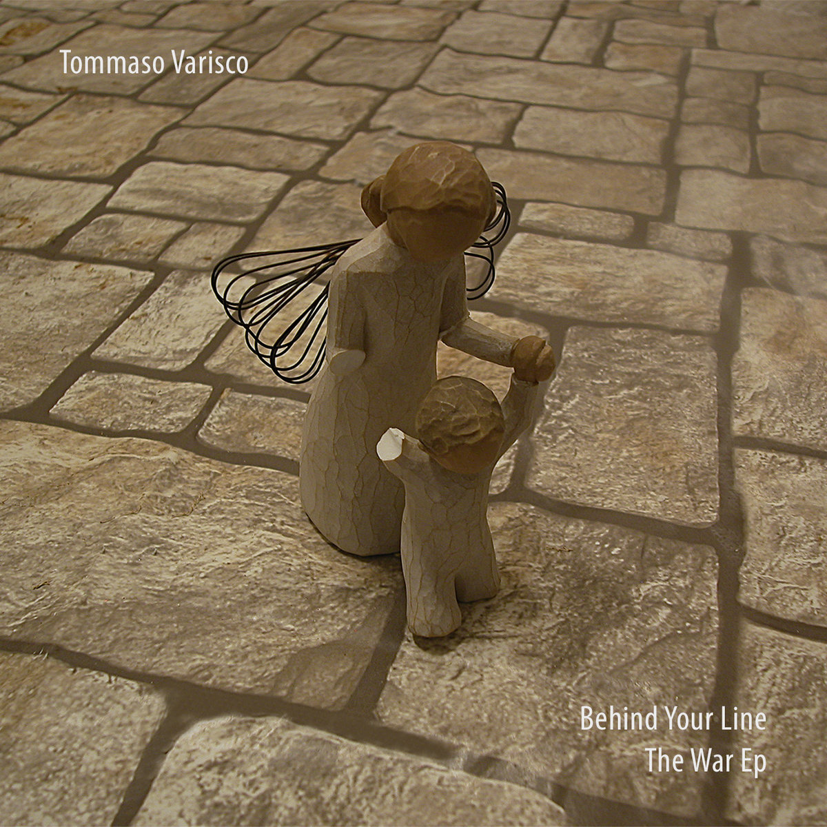 Après un très bel album en forme de road-trip, Tommaso Varisco inaugure une série de 6 EP par ce The War qui sonne comme un espoir de paix derrière une rage rentrée. Et c’est en écoute intégrale. mescritiques.be/spip.php?artic…