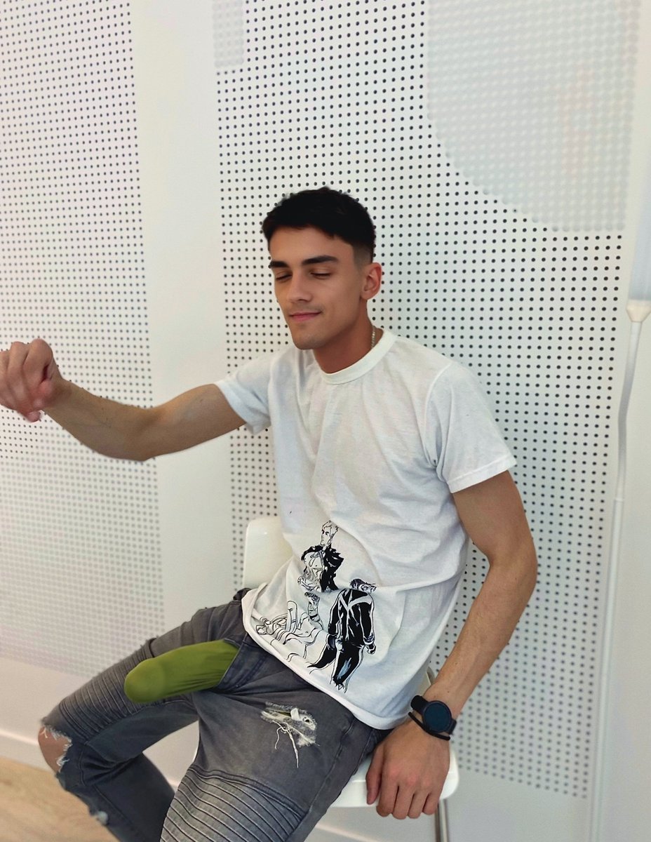 Alexander tweet media