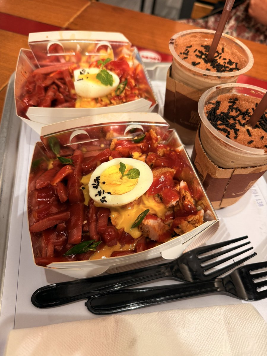 THESKB69's tweet image. Khanas’ meatboxes are a delish 😋