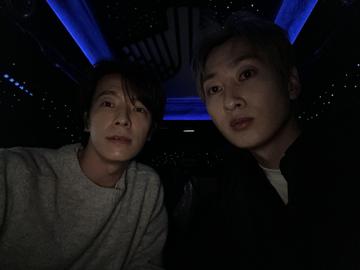 elf_hasu's tweet photo. 디앤이가 벌써 13주년이래~~~~~~💙💙 https://t.co/dMBy8jHyX4