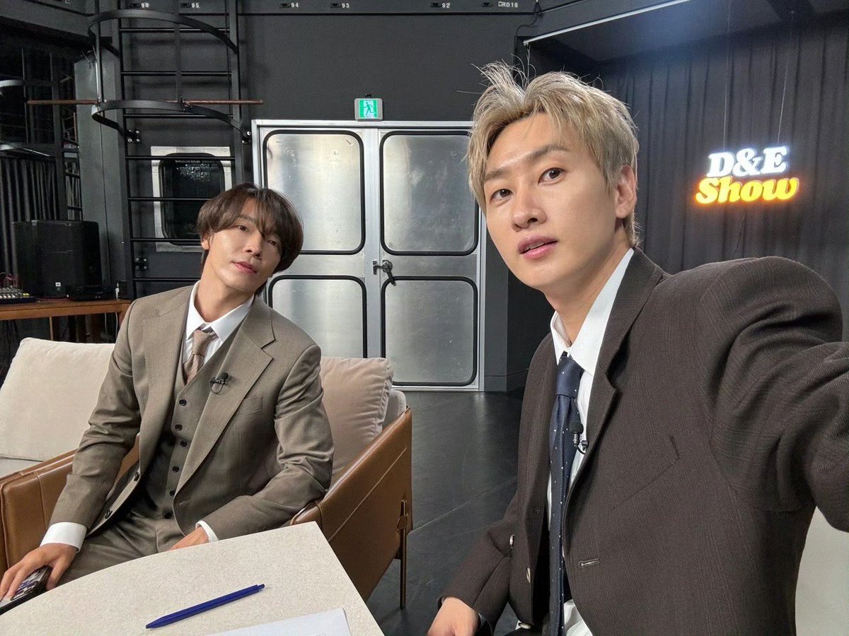 elf_hasu's tweet photo. 디앤이가 벌써 13주년이래~~~~~~💙💙 https://t.co/dMBy8jHyX4