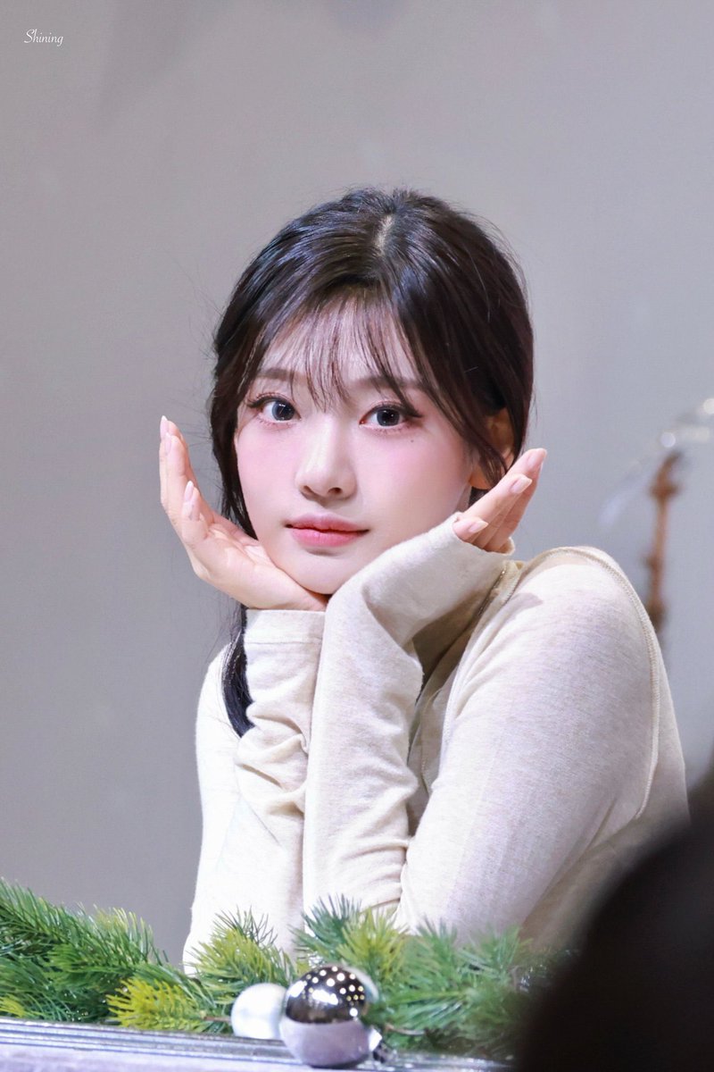 ningning (@ningshourly) on Twitter photo 