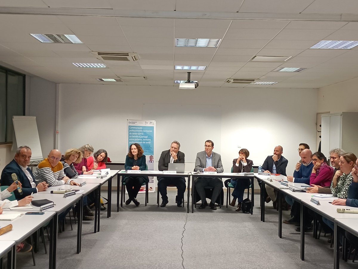 La 2ème soirée inter-Communautés professionnelles territoriales de santé #CPTS le 10 décembre dernier à Saintes organisée par la <a href="/CPAM_17/">CPAM La Rochelle Actu</a> et l’<a href="/ARS_NAquit/">ARS Nouvelle-Aquitaine</a> a réuni plus d'une quarantaine de personnes.
La Charente-Maritime est désormais couvert à 100 % par un projet de #CPTS.