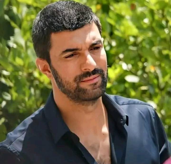 umut7ena's tweet photo. أيقونة الدراما التركية 🎭🎯
#EnginAkyürek 
#SancarEfe 
#SefirinKizi https://t.co/mo7zmaX1Sn