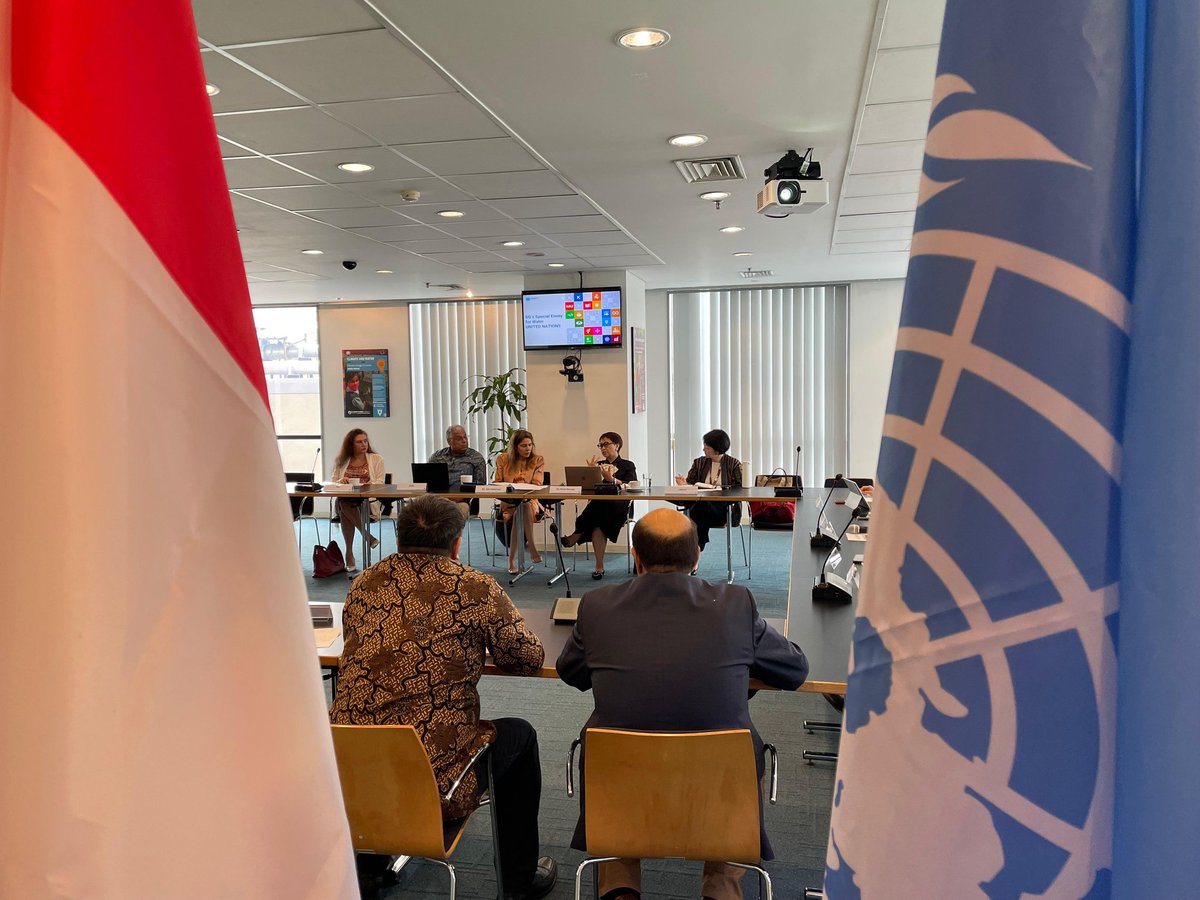 Happy to meet the <a href="/UNinIndonesia/">United Nations in Indonesia</a> Country Team Family in Jakarta today (16/12).

Glad to hear the strong commitments to work together for water related issues and for the people.

# WaterIsLife