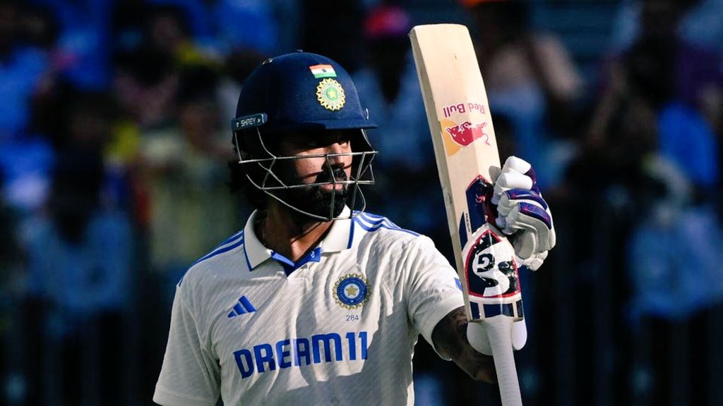 hetram921's tweet photo. KL Rahul hits 2000 runs in Test cricket away from home! A true icon of the game. 🌟 

#KLRahul #TestCricket #INDvsAUS #AUSvINDIA https://t.co/BoAc4S52KN