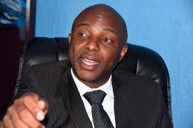 AokoOtieno_'s tweet photo. This Hombre! Wacha niseme, yanitoke 

A lizard that masters the foliage of the Iroko tree enough to escape being a meal, 

Deserves a nod at least from the leaves. This man gets mine 

I still vociferously denounce his illicit hanky- panky with Wanga, eih, lakini huyo mama ni bedroom Kasongo 

By the way, where do you think she got money to rival and DEFEAT the wealthy Kidero? 

Kupewa ODM blessings is one thing, but vying for county Chief is another. You need "majan!" 

She's a tale to later tell. 

Back to Kang'ata wa Murang'a - he grabbed my curiosity and held my cognisance with the important yet heretical Letter he penned Uhuru Kenyatta , mnaikumbuka? 

Oh, the furore that ensued! Then I found out he's the lawyer who brought down the arrogant Deputy CJ, Baraza, who pinched Kerubo's nose 

Recall the "you should know people saga?" 

Oh, and he's a Reggae fanatic - ah, it was sealed. He became one of my favorites 

I read his column in the Nation.

Erudite as they are, they depict a conflicted man. He doesn't want to outrightly antagonize Ruto and UDA 

Neither would he dare to defy his bastion - Murang'a people (and Murima)

His political dilemmas aside, Kang'ata, as a first term Gavana is putting the rest to shame. On this he earns my respect 

Before Ruto's sham SHA, Irungu digitized the medical department in Murang'a 

He reduced number of Bars from 3k to 1k. So that Young men can be productive not alcoholics 

He's enrolled them in Youth Service where after training, you're given 15k capital and exempted from county taxes for one year 

He thought of something outside the normal boda boda. 1,400 trained youth who can now fend and be depended on 

That's just the basics. 

Ask Nyanza Governors what they're doing! Nyong'o with his cancerous balls only boasts of sweeping Kisumu town 

Ochilo is a murderous thief and nymphomaniac 

Orengo is interminably drunk as his brother and Oburu's minions loot Siaya dry. 

I wish progress was sexually transmitted. Maybe Kang'ata can thrust sense into Wanga!