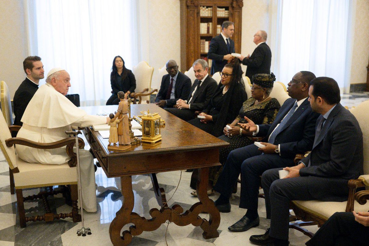 A beautiful meeting at the Vatican of the Zayed Award for Human Fraternity judging panel with His Holiness Pope Francis who with His Eminence Grand Imam of Al Azhar, Ahmed Al Tayeb signed the accord that originated this important Humanitarian Award. Updating the Pope about the