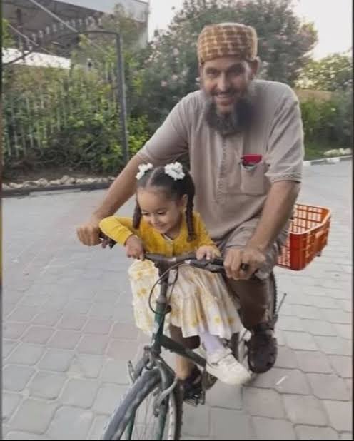 إِنَّا لِلَّٰهِ وَإِنَّا إِلَيْهِ رَاجِعُونَ 

🥀