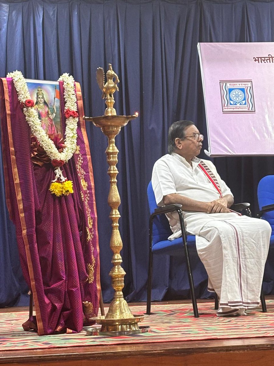 DrJugran's tweet photo. 'भारतीयभाषासु अनुवादः' कार्यशालाया उद्घाटनकार्यक्रमस्य चित्रकदम्बः @CentralSanskrit
@samskritbharati https://t.co/gEObkuPHRG