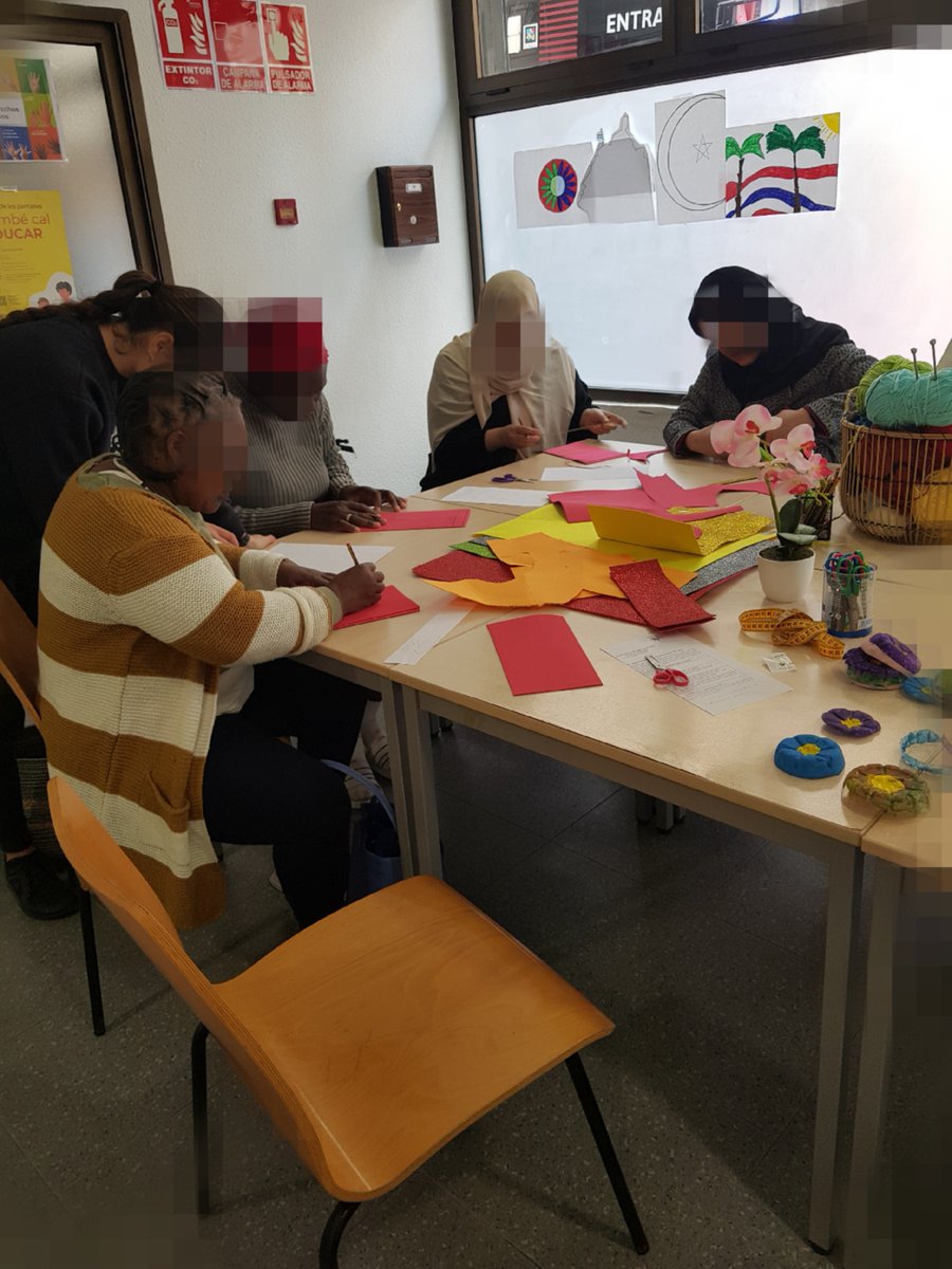 En el CC Pedro Goitia, el grupo de mujeres "Caminando Juntas", han estado realizando durante este último trimestre, talleres de diferente índole.
Si te interesa participar, acércate a:
CC Pedro Goitia
C/Esmeralda, Local 14
Tlf. 965 93 03 02
alicante.es/es/noticias/ta…