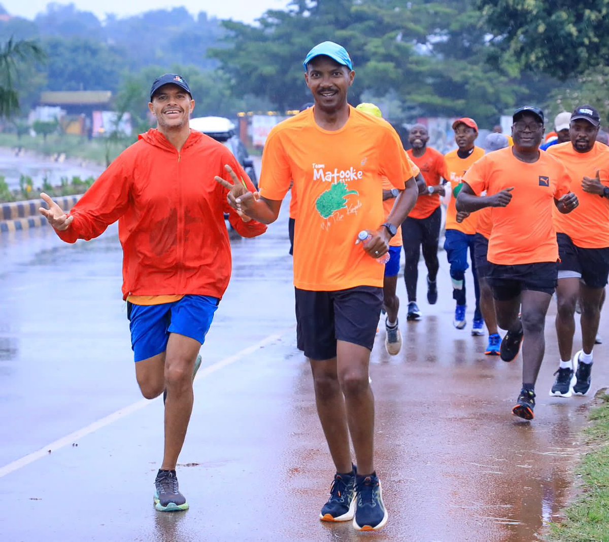 Smiles are however dupy smiles,Coz every inch in the marathon race is about serious business,the longer the remaining distancethe harder it becomes&amp;the more serious the runner becomes,then the smile becomes a sneer,or even a gloom!Let the athlete win then the smile.
#Teammatooke