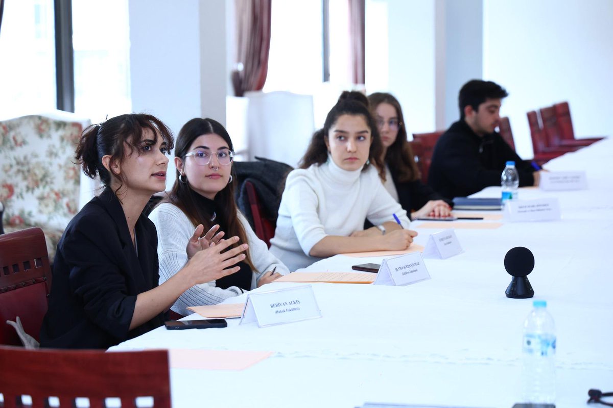 universitemDEU's tweet photo. 👉 2026-2030 Stratejik Planlama çalışmalarımız kapsamında öğrencilerimizle gerçekleştirdiğimiz odak grup görüşmelerini başarıyla tamamladık.

9-13 Aralık tarihleri arasında öğrenci merkezli bakış açımız ve katılımcılık ilkemiz doğrultusunda gerçekleşen 5 ayrı oturumda; önlisans, lisans ve lisansüstü öğrencilerimizle bir araya gelerek verimli fikir alışverişleri yaptık.

#DokuzEylülÜniversitesi #StratejikPlanlama