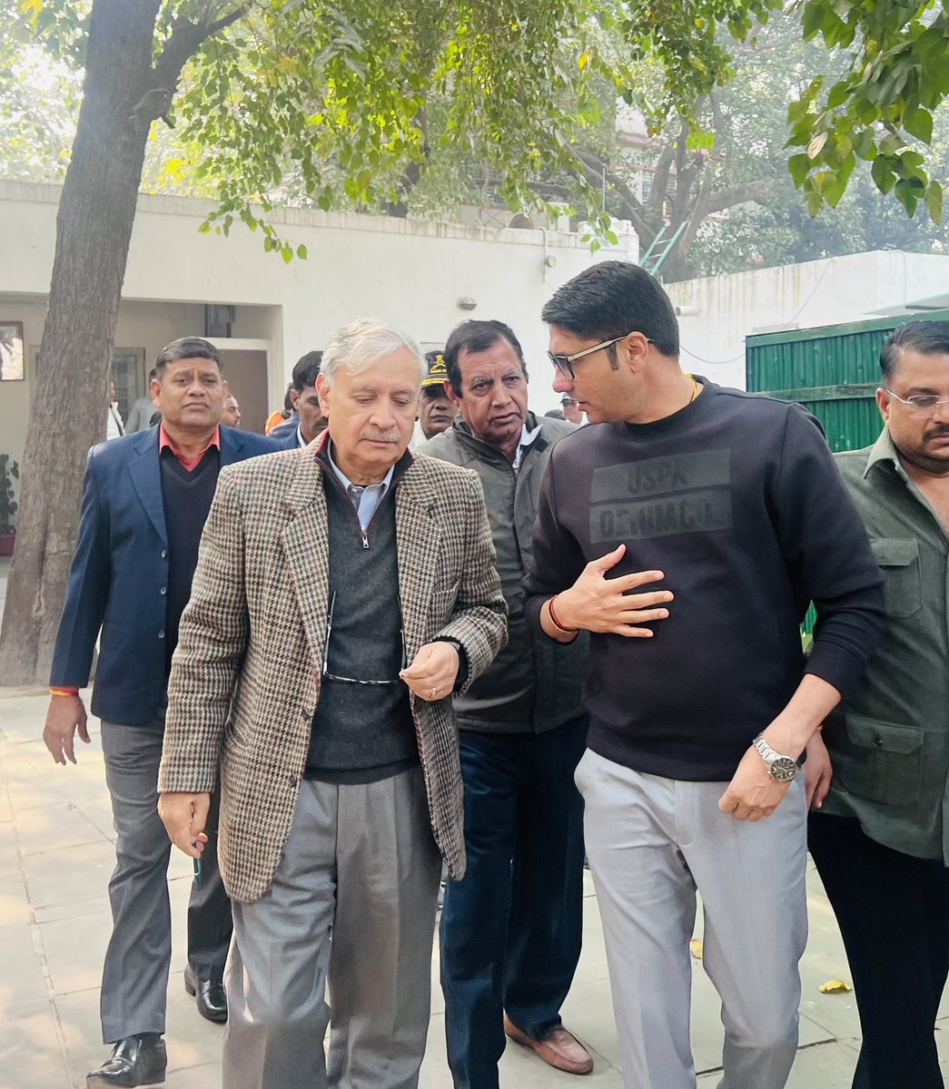 ActivistRavi's tweet photo. केंद्रीय मंत्री आदरणीय राव इंद्रजीत सिंह से मुलाकात, हमेशा समाज के लिये अच्छा काम करने के लिए प्रेरित करती है।

@Rao_InderjitS 
@ArtiSinghRao 
@ArtiSinghRao2 
@RaoAbhijeet07 https://t.co/bQgQCwiKwm