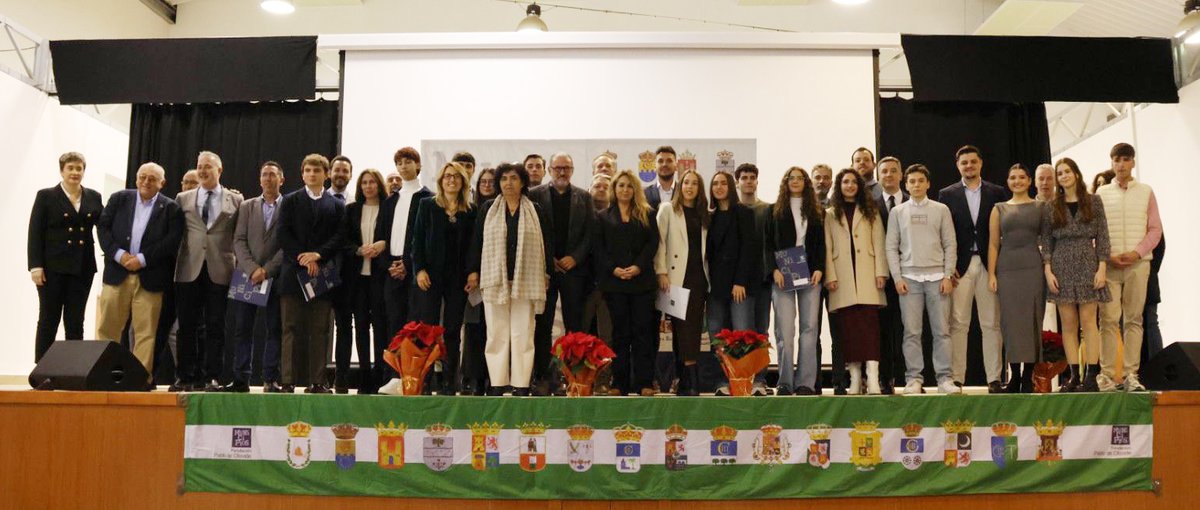 🏆 Enhorabuena a 17 jóvenes excelentes que han destacado por su excelencia académica en los #Premios Extraordinarios de #Bachillerato de la Fundación de Municipios Pablo de Olavide

🌟 ¡Gracias por inspirarnos a seguir apostando por el talento y el futuro!