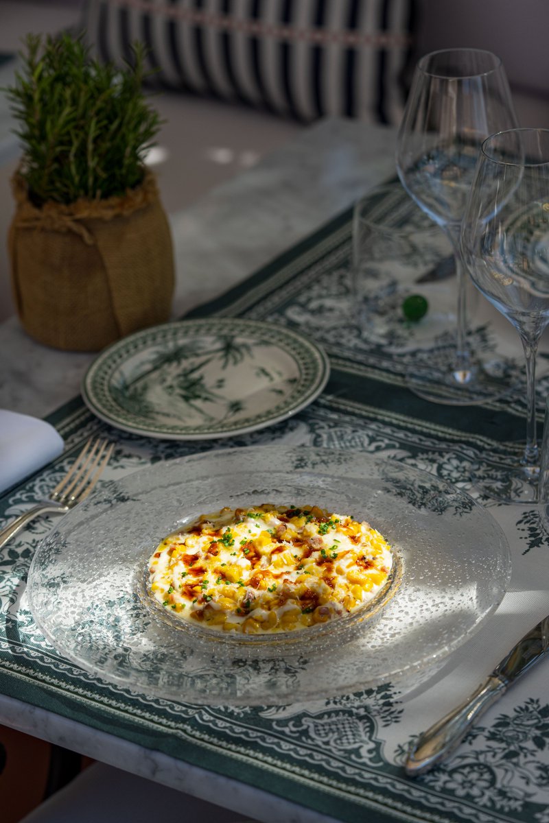 “La Terrasse” by Jean-François Piège

A new symbol of elegance and refinement in the heart of Selman Marrakech.

A unique blend of sunshine, color and flavor.

Open daily from 12.30pm to 11pm.

Booking &amp; Information:
Restauration@selman-marrakech.com
+212 5 25 45 96 00