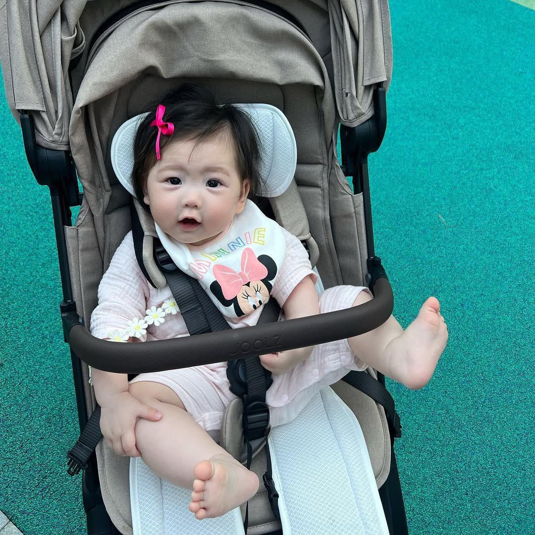 Kalo udah punya anak yang di post bukan foto emaknya lagi, tapi anaknya