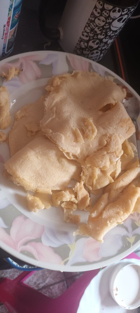 menchulobo's tweet photo. Mi segunda vez haciendo ttortitas tambien saque una foto al desastre que monte ayer ayer era rebuelto de totitas jaja https://t.co/FFmNpre2CO