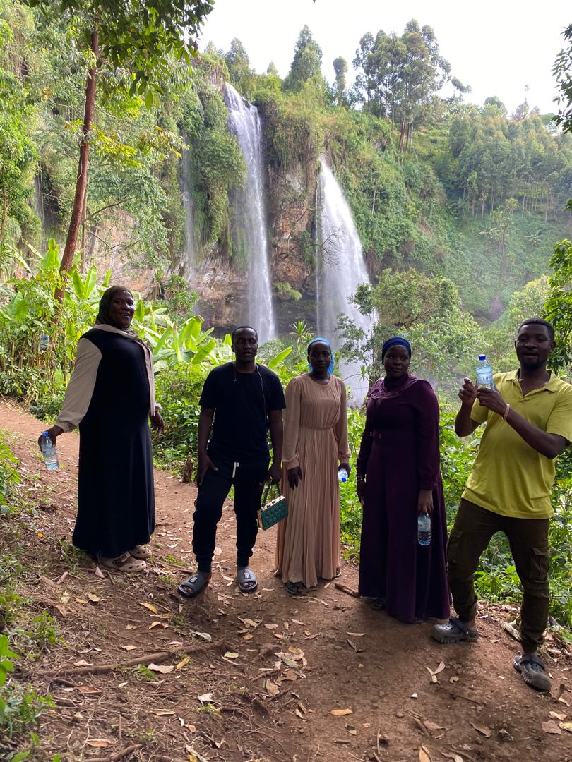 Sipi Falls, where the roar of the waterfalls meets the serenity of the mountains. A breathtaking experience in the heart of Kapchorwa. A group trip to Sipi Falls coming soon with us <a href="/Kingsofthejung/">Kings Of The Jungle</a>
kingsofthejungletours.com 
info@kingsofthejungletours.com 
What'sApp +256 756 810041