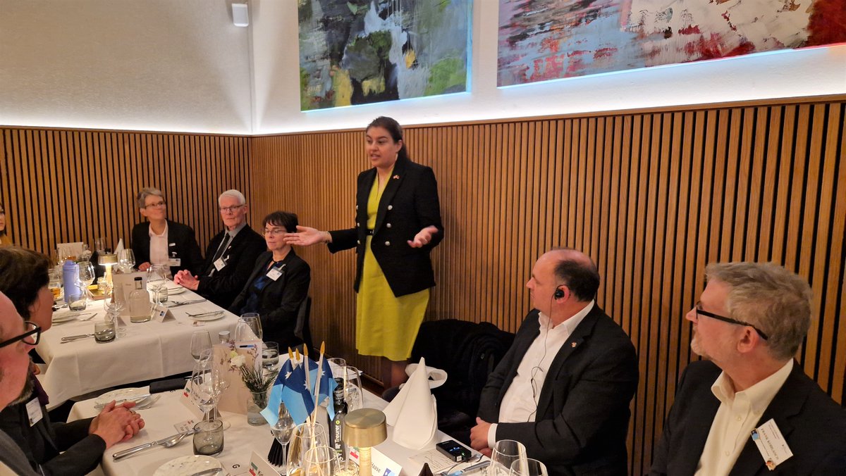 Die Partnerschaft zwischen NRW und Minnesota liefert auf beiden Seiten wertvolle Einsichten und fördert den Austausch auf vielen Ebenen. Seit 2013 stehen die Umweltministerien der beiden Länder in einem erfolgreichen Dialog, der nun mit einem besonderen Ereignis gefeiert wurde.