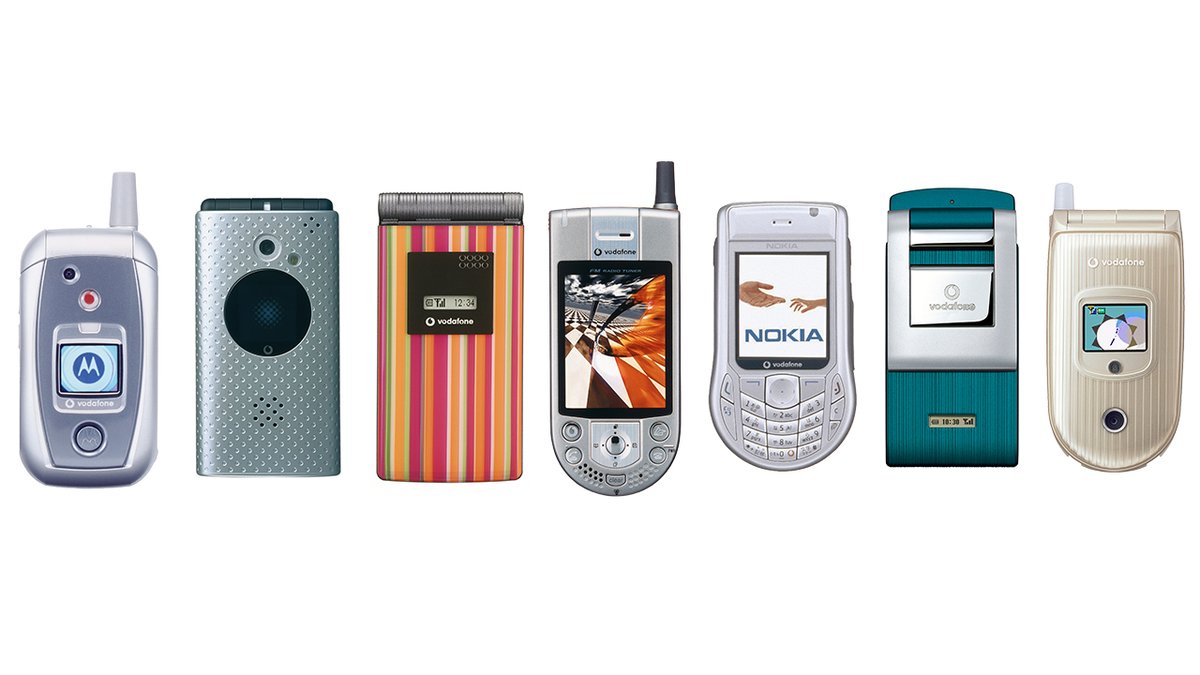 超～お宝発見！30年くらい前の携帯電話です この携帯電話、見覚えありませんか？✨ 約20年前にボーダフォン（現