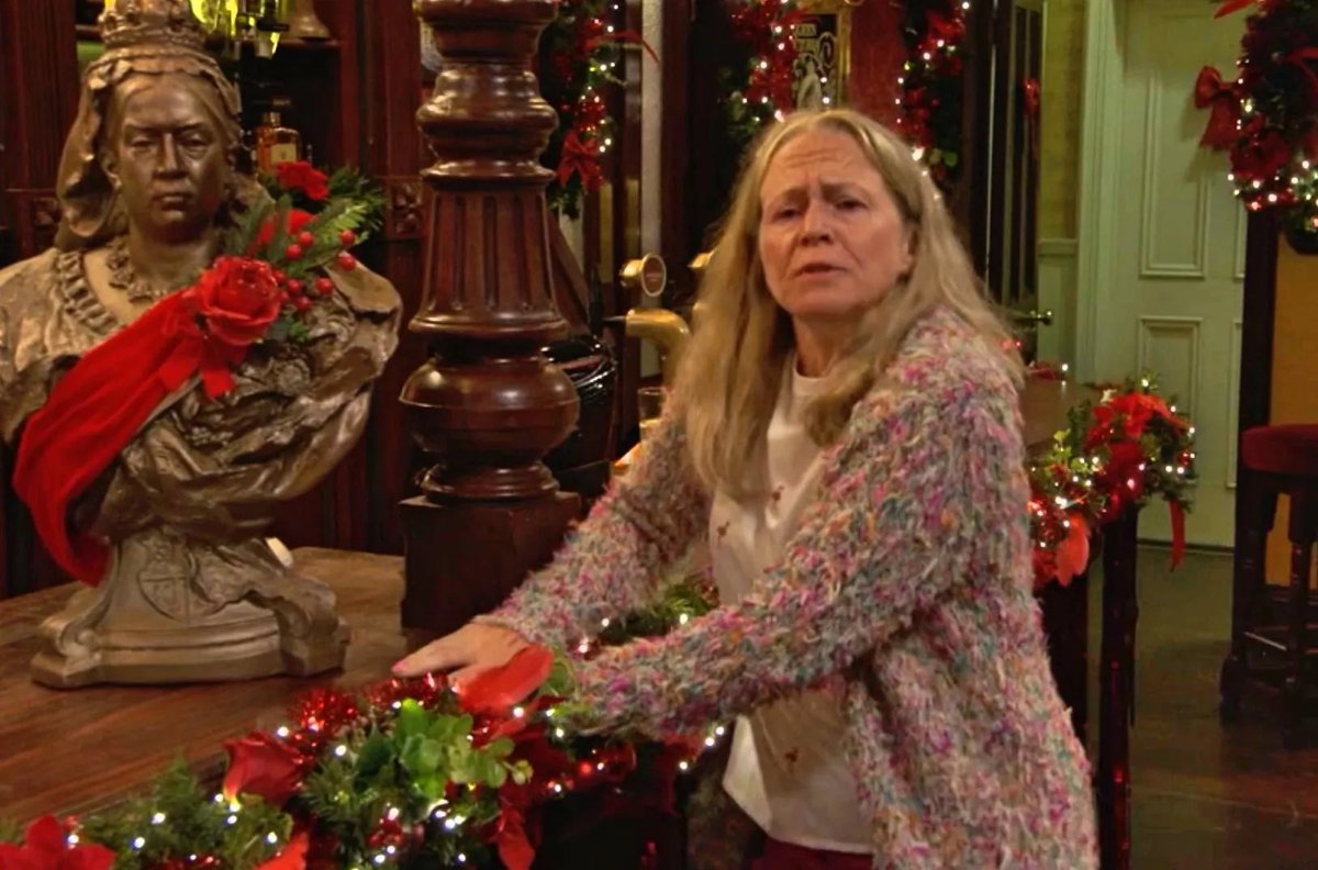 mr_sjpatterson's tweet photo. ⚠️ SPOILERS ⚠️

#EastEnders confirms Linda Carter’s fate in  game-changing episode - and a big twist follows 

👉 https://t.co/6iQ4aBGNBh https://t.co/WGfV10vr78