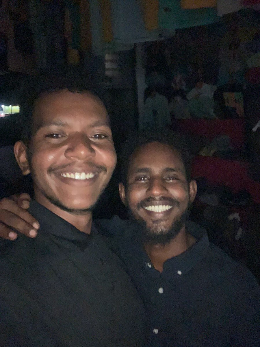 A_Abdallmajid's tweet photo. الحمد لله حمداً يوازي نعمة ، تم بحمد الله مناقشة مشروع التخرج بنجاح ، وبذلك officially 
يوصى بمنح درجة البكلاريوس مرتبة الشرف في مجال الهندسة الطبية الحيوية للأساطير ديل 😂♥️ https://t.co/GoHOSZf0pB