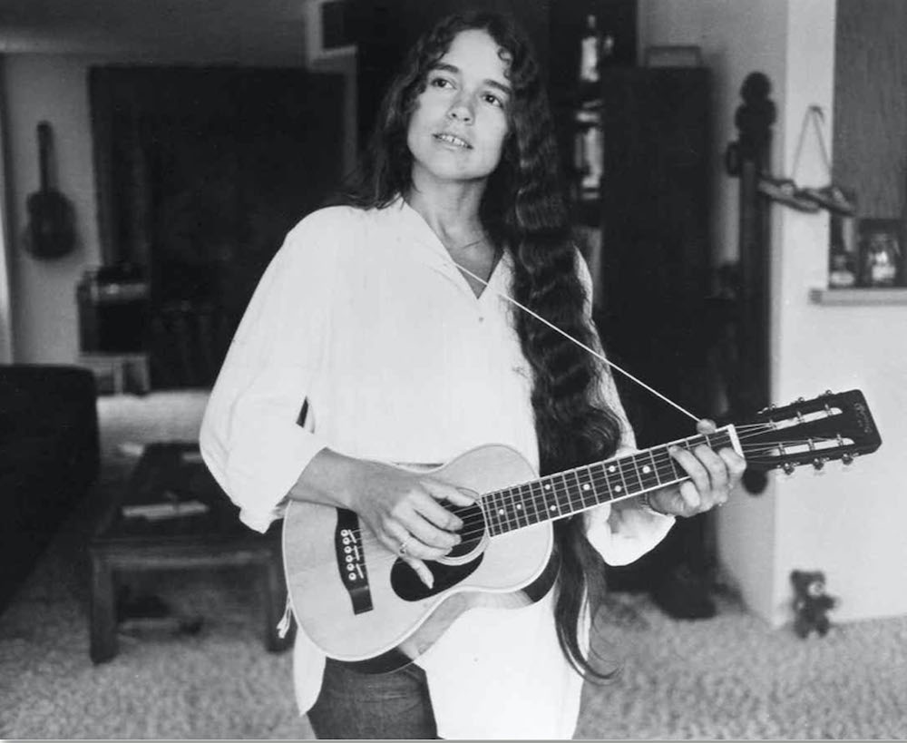 emiliorecine1's tweet photo. 'Iniziarono a parlarmi di contratti e mi dissi: 'ok, piaccio, ma non sono pronta. Cadrò. Non ti vogliono quando fallisci.' Pensavo di non essere unica: 'sembro #Emmylou o la #Raitt'. Pensai che il mio stile si sarebbe evoluto in modo naturale.'
#NicoletteLarson✝️#16Dicembre '97 https://t.co/pz3HVNMSkL