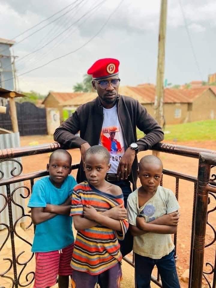 NsubugaMu's tweet photo. President Wa’bantu @HEBobiwine 🙏🏿 https://t.co/8Kf6nWVAWJ