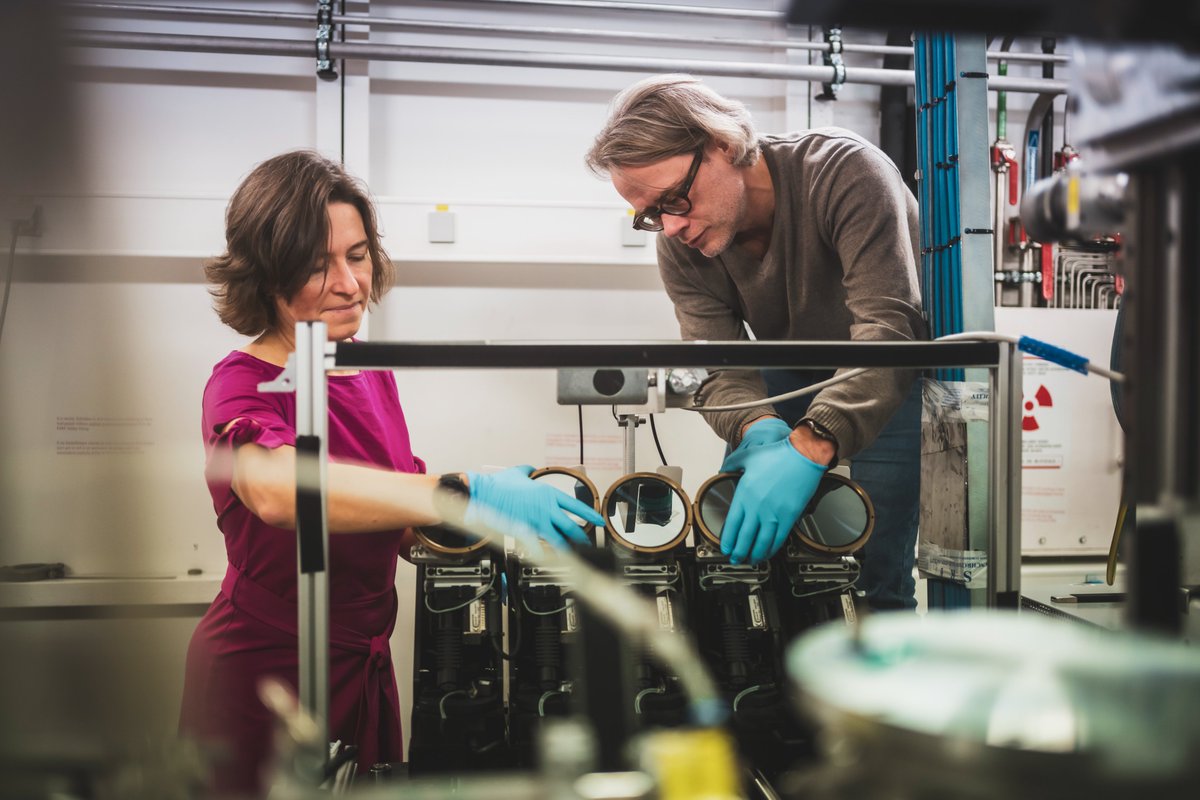 esrfsynchrotron's tweet photo. π¦#SpotlightonScience
Researchers have used X-ray spectroscopy to study cobalt-doped titanium dioxide nanostructures with oxygen vacancies, revealing mechanisms of room-temperature ferromagnetism relevant to spintronic devices.
More π https://t.co/yAkcmdeuyW
@lightsources https://t.co/S6KWu9JMTO