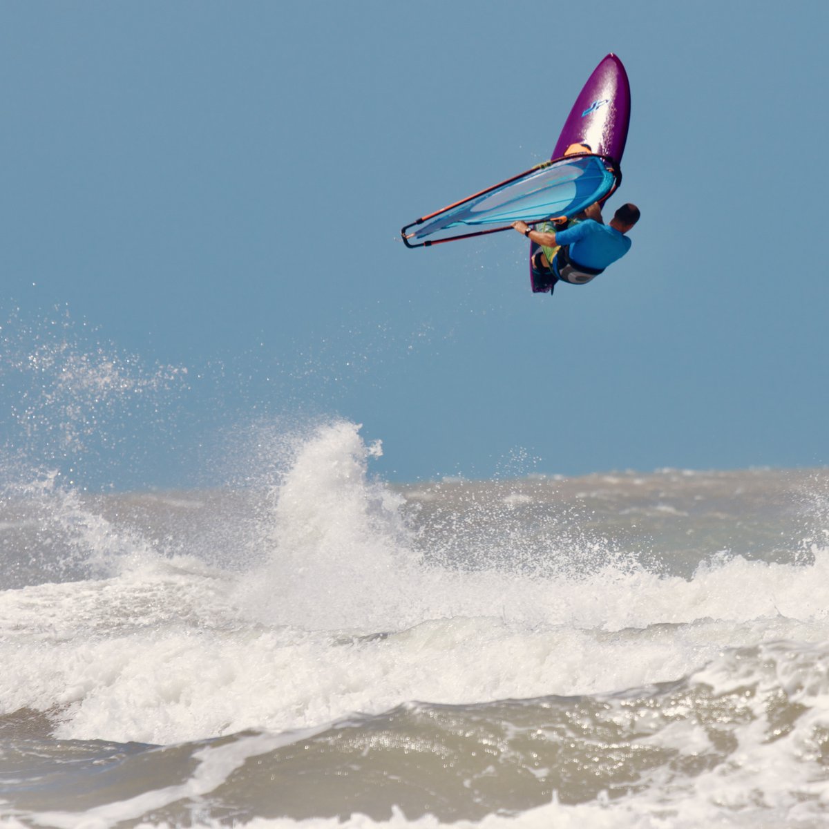 Un #Brésil, simple et efficace…

instagram.com/p/DDobBGSIKy9/…
😀

#likenothingelse #jpaustralia #teampryde #neilpryde #selectfins #avalancheline #coolshoecorp #rideyourway
#helios_eyewear_mauritius #heliospolarized #heliosfamily #helios_eyewear_family #jeri250  #playwithus #caseproof