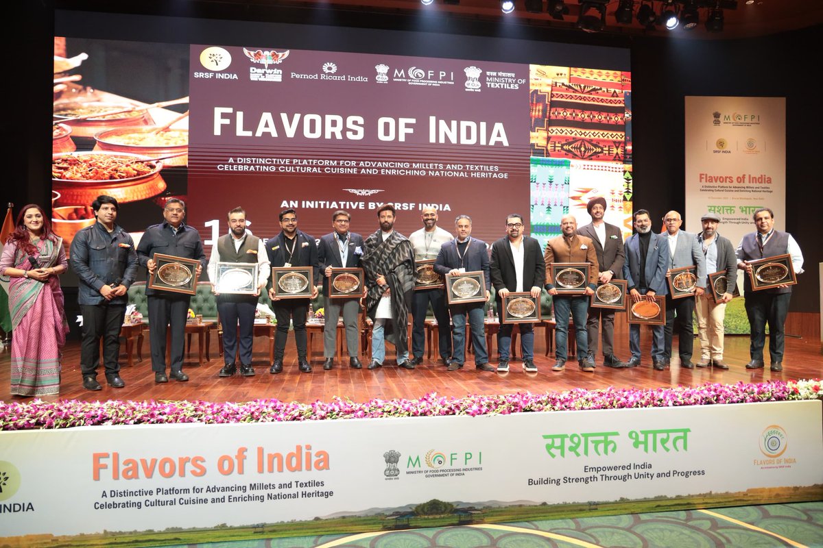 LJP4India's tweet photo. आज नई दिल्ली के भारत मंडपम में FLAVOURS OF INDIA कार्यक्रम में बतौर मुख्य अतिथि शामिल हुए राष्ट्रीय अध्यक्ष सह माननीय मंत्री श्री @iChiragPaswan जी। इस दौरान राष्ट्रीय अध्यक्ष जी ने खाद्य उद्योग़ के क्षेत्र में उत्कृष्ट कार्य करने के लिए उद्योगपतियों को सम्मानित किया।