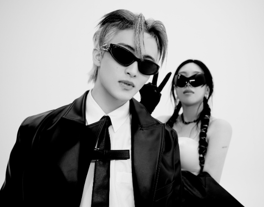 AboutMusicYT's tweet photo. Mark of NCT in Fraktsiya:

"Name somebody
who can juggle three teams
Still come up with
the best solo album
At the same time
withno rest time
Back in my rover
Kpop should all
Look at me now 
God is my power
I'm NCT Cheeze" https://t.co/NGqIg80LLw