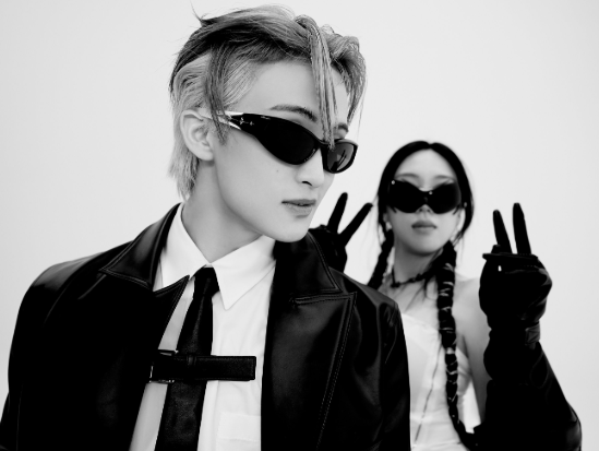 AboutMusicYT's tweet photo. Mark of NCT in Fraktsiya:

"Name somebody
who can juggle three teams
Still come up with
the best solo album
At the same time
withno rest time
Back in my rover
Kpop should all
Look at me now 
God is my power
I'm NCT Cheeze" https://t.co/NGqIg80LLw