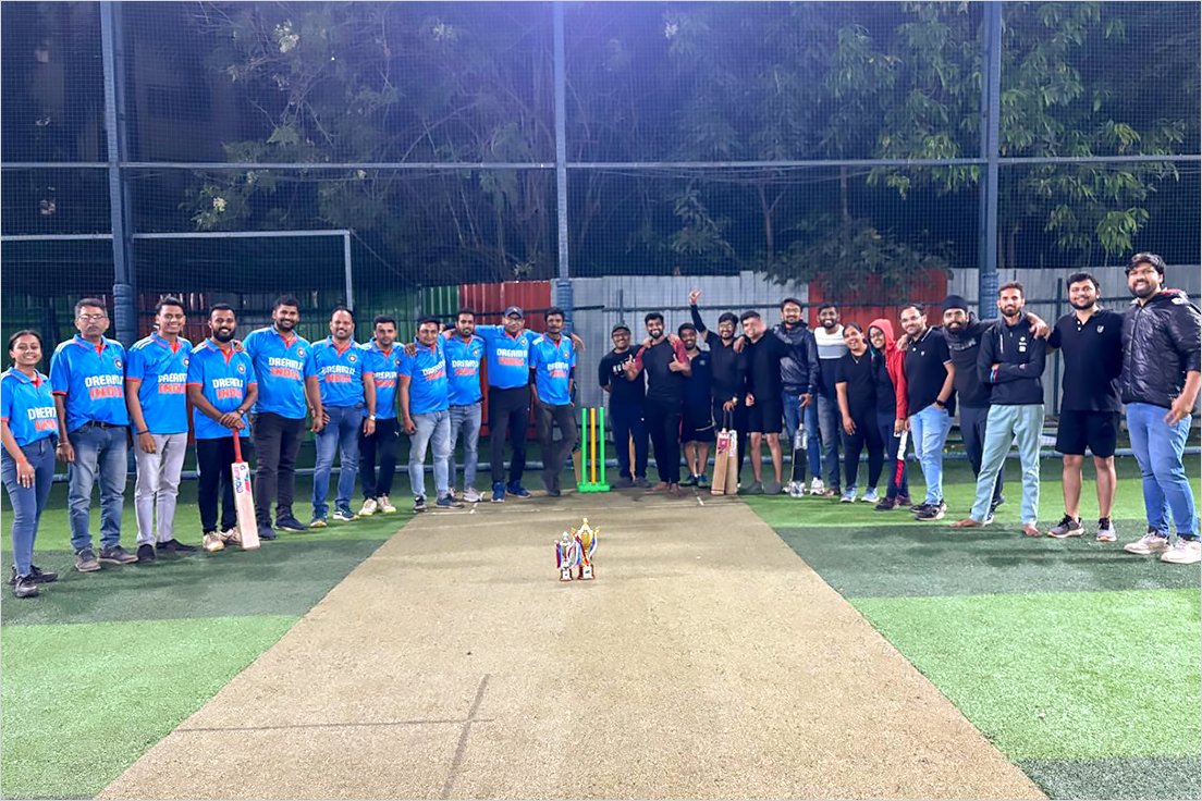 rblbank's tweet photo. Celebrating the spirit and the game of cricket. 120 people from our branches and offices in Pune participated in Cricket Mania 2024 organized by Fun2sh (our in-house employees club). Here are glimpses of some of the fun moments from the match!
#Fun2sh #Cricket #CricketMania2024 #Pune #CorporateLife #ApnoKaBank #RBLBank