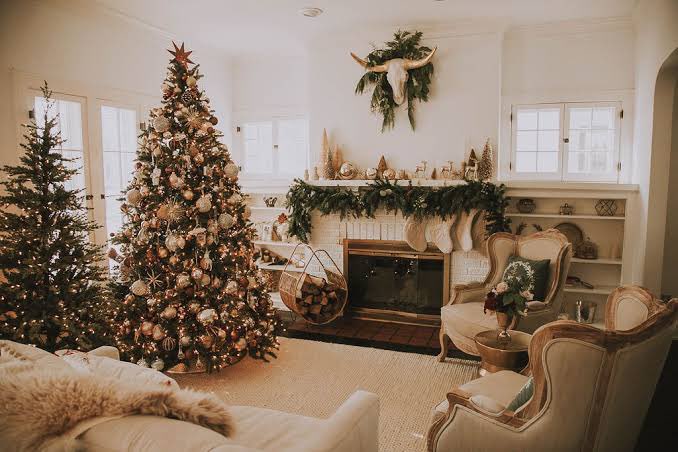 KiwaPaints's tweet photo. Painting your home before you decorate for Christmas 🎄 is a great way to accent all of the traditional trimmings. 

Contact us today or call us on 256709734325 / 256760530909 to see what we can offer your property. 

#TheHomeOfColour #Christmas2024 https://t.co/2UyuGEIBeg