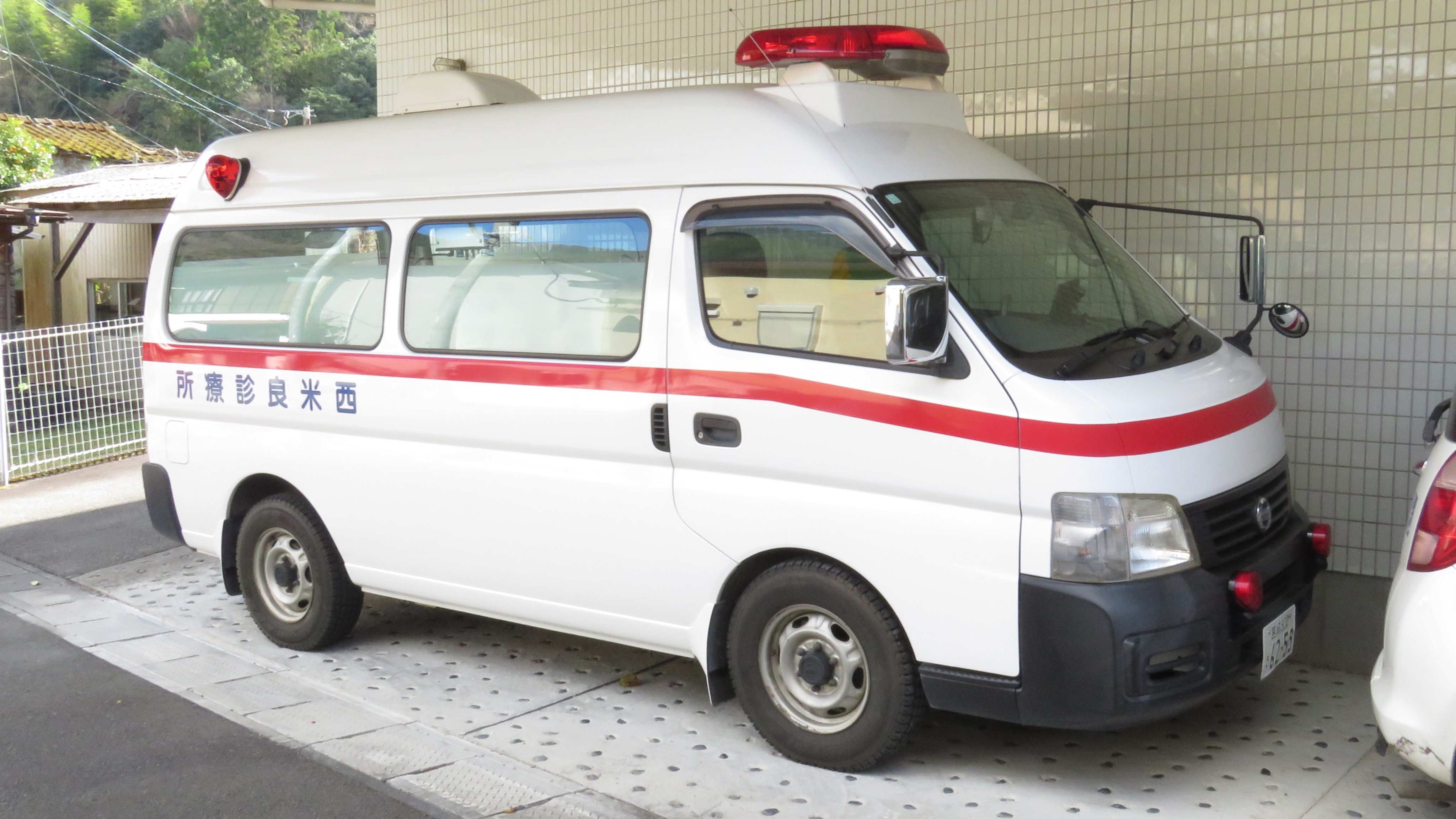 ザリガニ　キャラバン　事故処理車　宮崎県日向市　救急車 ザリガニ様専用 キャラバン 事故処理車 宮崎県日向市 救急車
