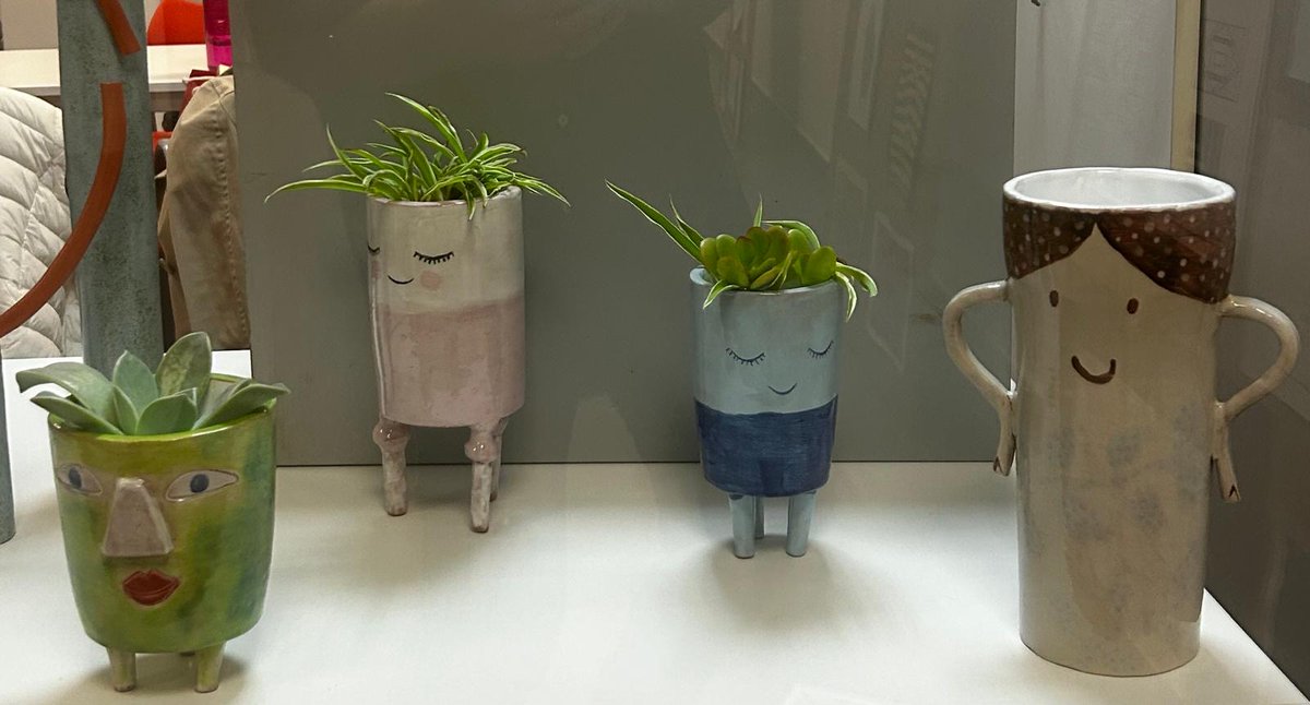 univ_po_pu_lar's tweet photo. 😍Os mostramos las obras que han realizado en el aula de #Cerámica en #UPMalvaRosa. El centro ha preparado una exposición de los trabajos elaborados desde comienzo de curso.
#UPValencia #UPAprendizaje #UPArte https://t.co/K4wOjpJyuR