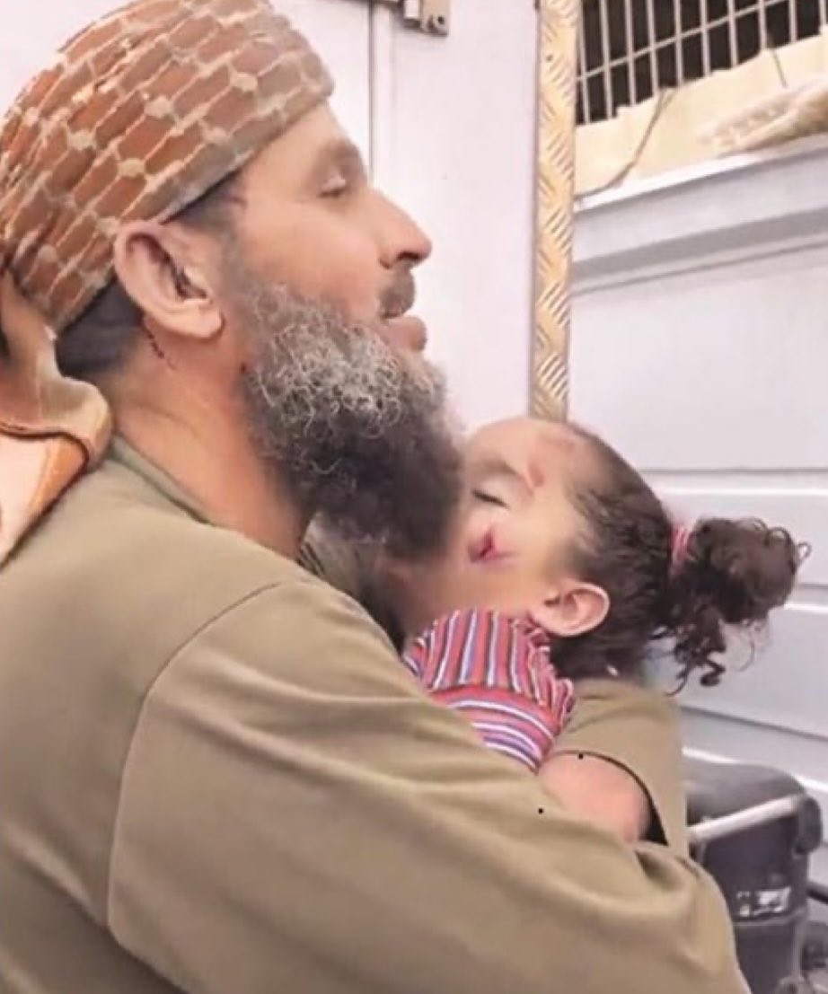 اليوم تلتقي روحه الطّاهرة ب "روح روحه"، فيحلو العناق مجدداً.. فتنتَ أرواحنا يا شهيد.

رحمة الله تغشاك ونسلك الطيب الطّاهر.
والخزي والعار لقتلتك المحتلّين السّاقطين..

#خالد_نبهان
#روح_الروح