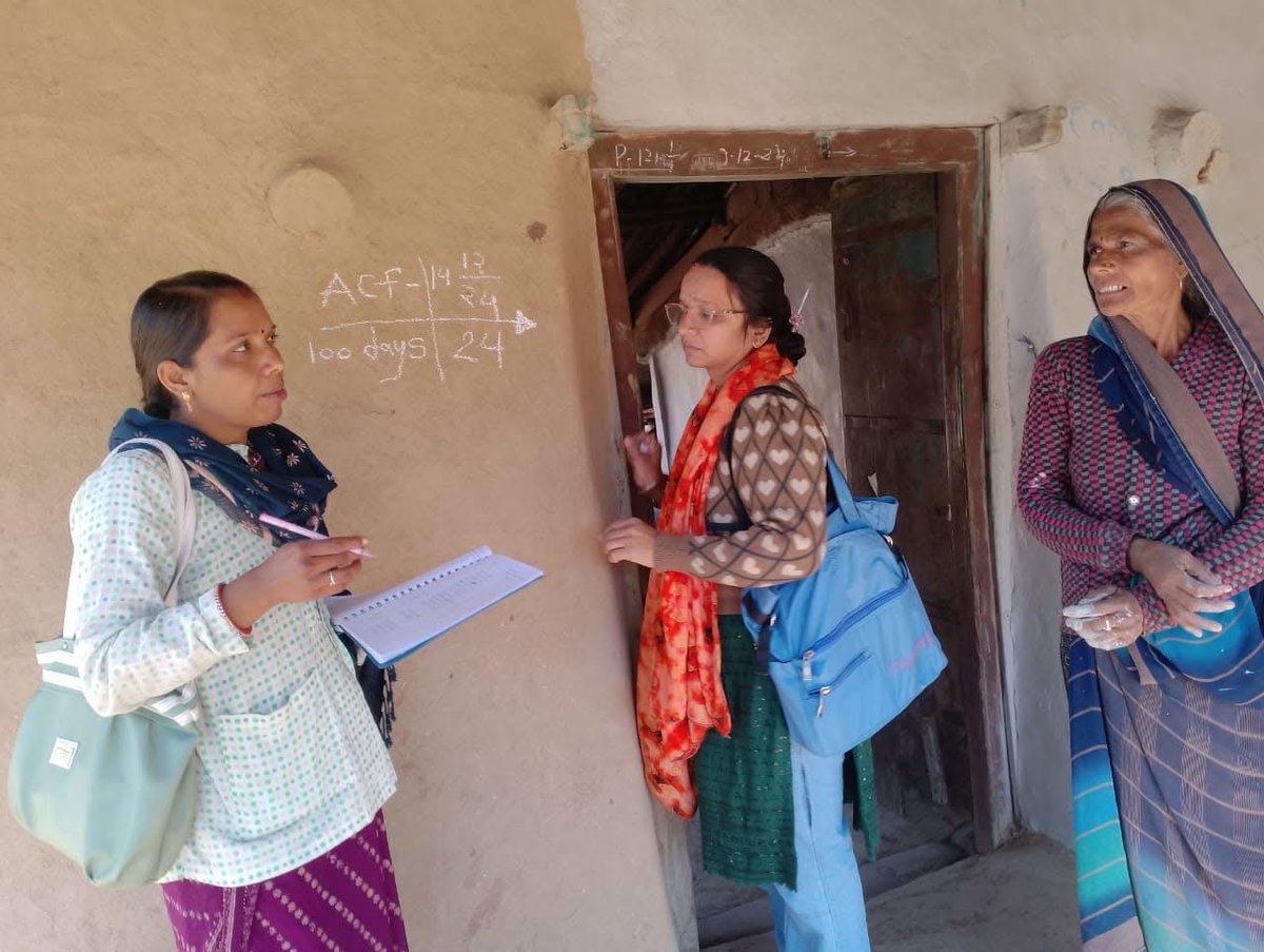 NISHTHA_CPHC's tweet photo. As part of the #100DaysTBCampaign, #healthcare providers conducted home visits in the catchment area of @A_ArogyaMandir, Mandsaur, #MadhyaPradesh. Taking #TBcare to every doorstep with a focus on early detection, treatment, and awareness. Together, let’s achieve a #TBMuktBharat! https://t.co/GHTSklDNVK