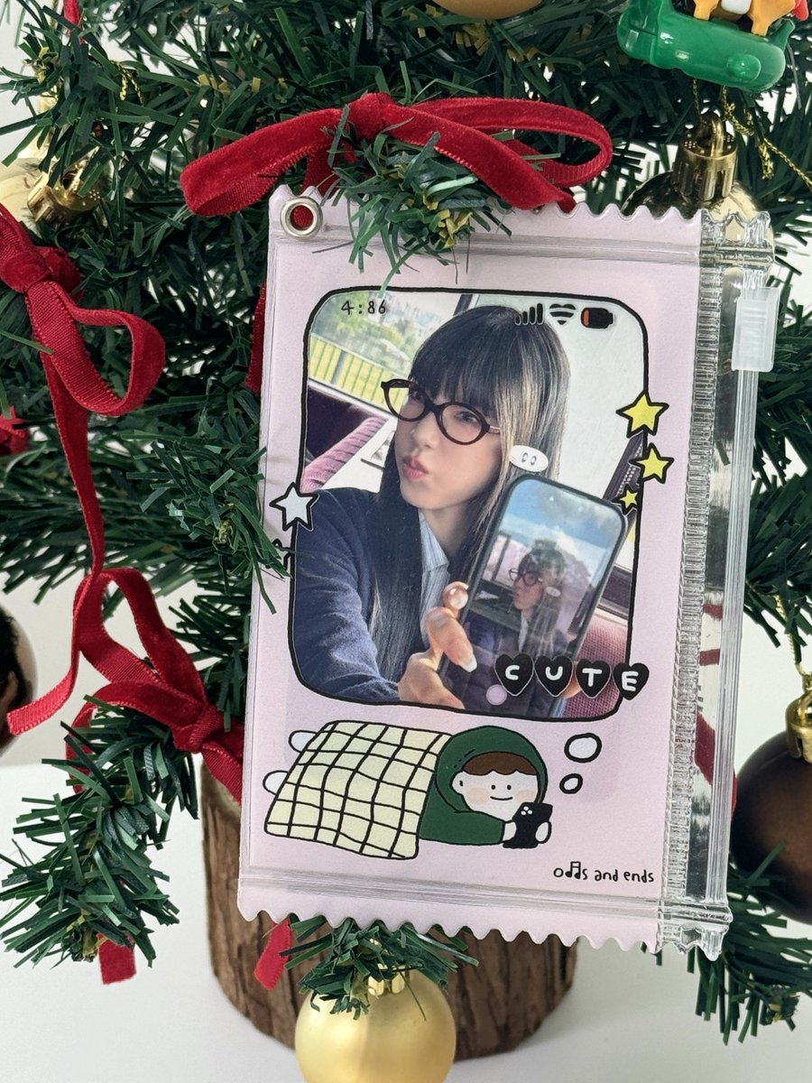 sisun_studio's tweet photo. Christmas is coming..🎄

태연 정우 포카 NCT NCT127 https://t.co/7Xl75bPsQI